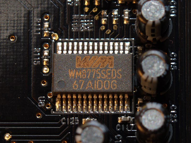 Файл:WM WM8775SEDS-AB.jpg