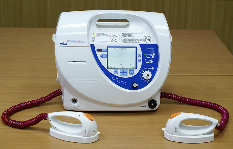 Файл:Defibrillator (UOMZ).jpg