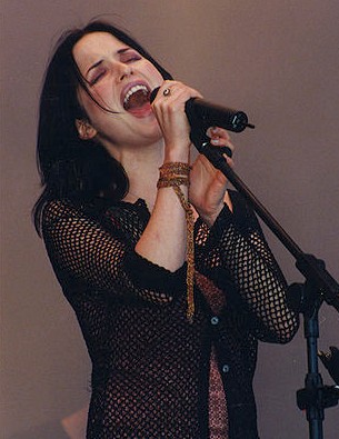 Файл:Andrea corr glastonbury-2.jpg