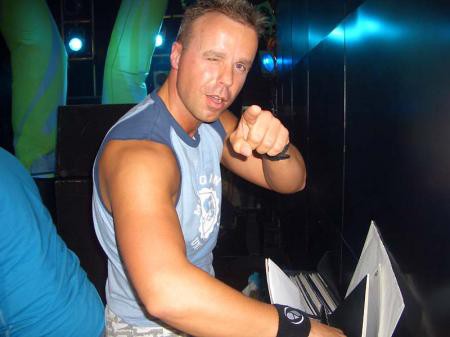 Файл:DJ Lee.jpeg