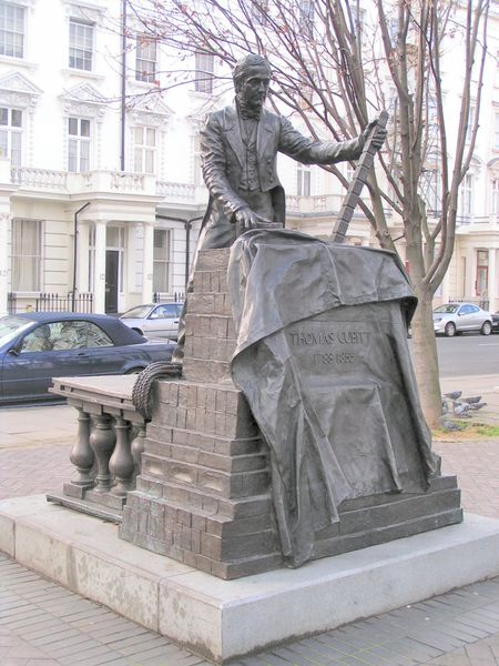 Файл:Thomas Cubitt Statue.jpg