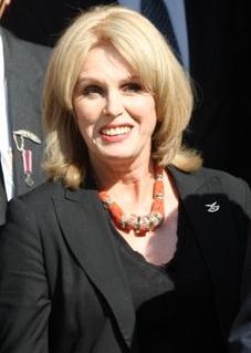 Джоанна Ламли в 2009 году