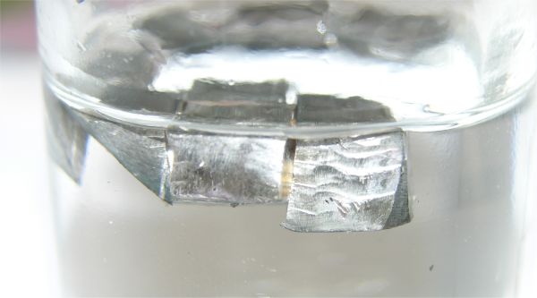 Файл:Lithium paraffin.jpg