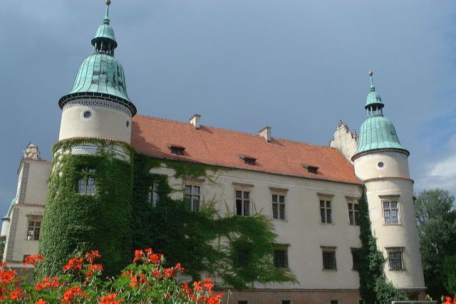 Файл:Poland Baranow - Castle.jpg