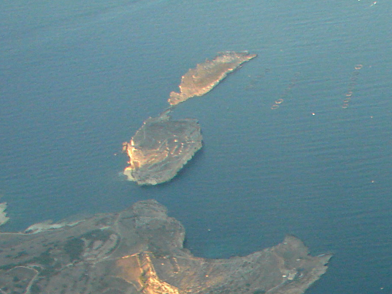 Файл:Malta - St. Paul Islands - Fly view.jpg