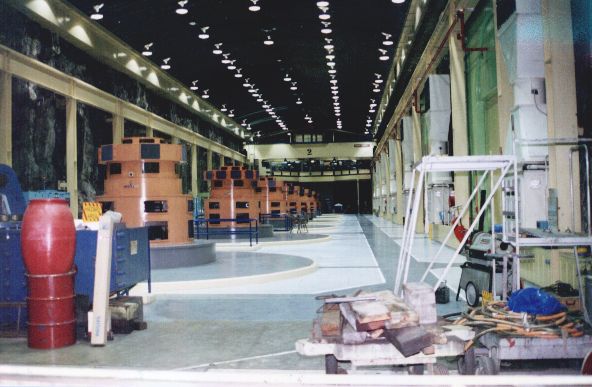 Файл:Manapouri Machine Hall.jpg