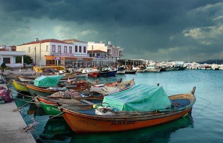 Файл:Iskele Quay Urla Turkey.jpg