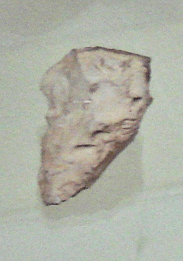 Файл:Mesolithic arrow point Bali.jpg