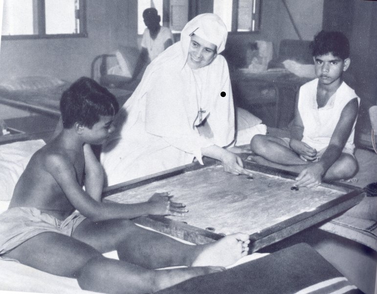 Файл:Salesian carrom.jpg
