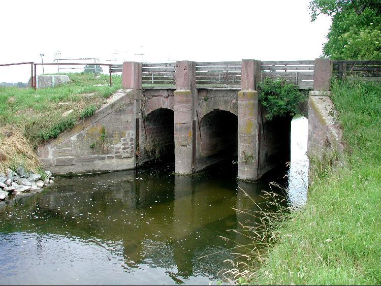 Файл:Schleuse Kraichbach.jpg
