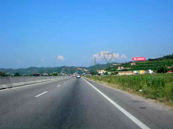 Файл:Tirana Durres.jpg