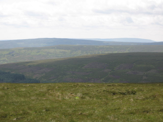 Файл:Panorama from the summit of Killhope Law (13, S - five horizons) - geograph.org.uk - 1451574.jpg