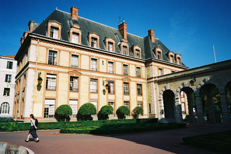 Файл:Residence andre honnorat.jpg