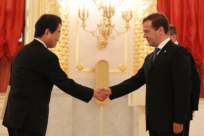 Файл:Dmitry Medvedev with ambassadors 14 July 2011-6.jpeg