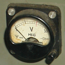 Файл:Voltmeter M63 A-7-B transceiver.jpg