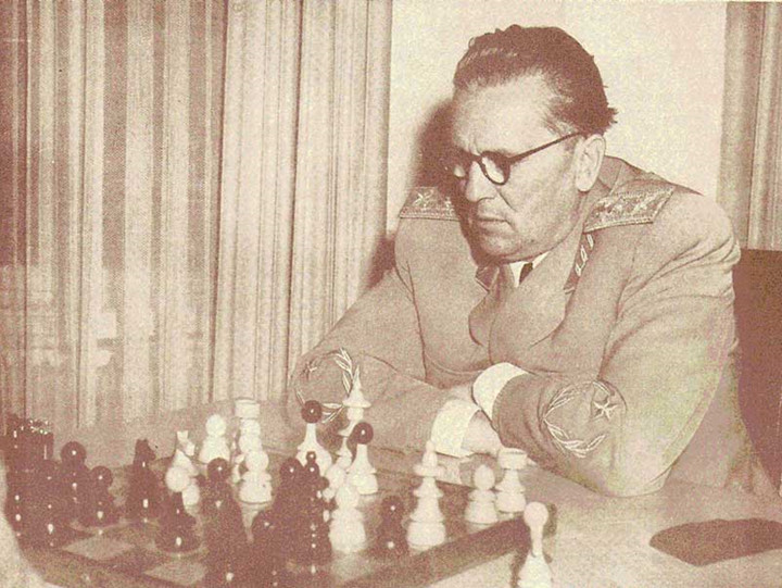 Файл:Tito and chess.jpg