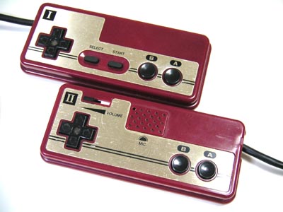 Файл:Famicom controllers.jpg