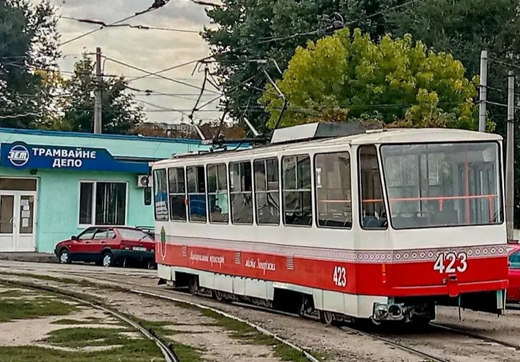 Файл:Tatra T6B5 (423).jpg