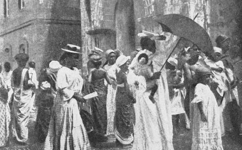 Файл:Corisco-Saliendo de misa-1910.jpg