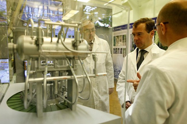 Файл:Dmitry Medvedev in Ulyanovsk Oblast, September 2011-1.jpeg