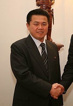 Файл:Kim Pyong-il.jpg
