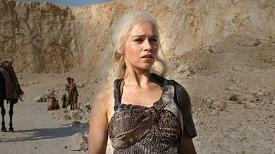 Файл:Game-of-thrones-s02-e01-red waste.jpg
