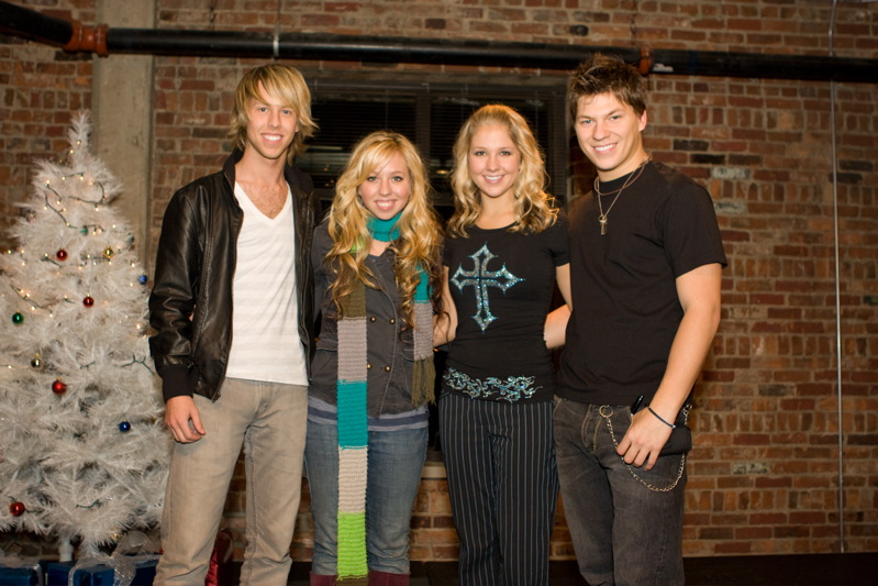 Файл:Jump5 group.jpg