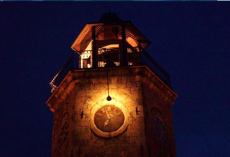 Файл:Town clock.jpg
