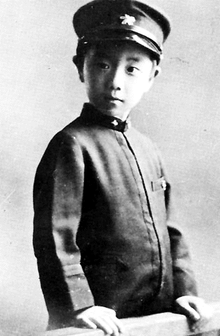 Файл:Yukio Mishima 1931.gif