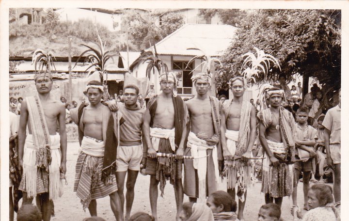 Файл:Moradores de Atsabe 1.jpg
