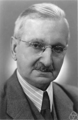 Файл:Theodor Kaluza.jpg
