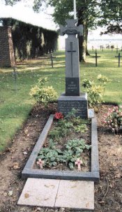 Файл:VCAlbertBallGrave.jpg