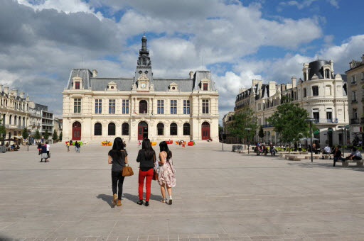 Файл:Place du Maréchal Leclerc.jpg