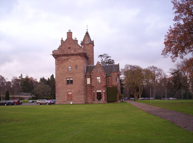 Файл:Guthrie Castle.jpg
