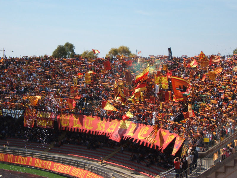 Файл:Via del mare-curva nord.jpg
