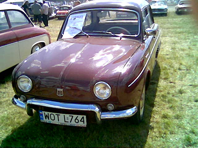 Файл:Renault Dauphine red.jpg