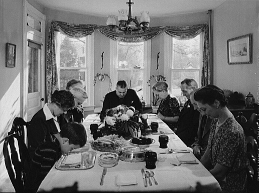 Файл:Thanksgiving grace 1942.jpg