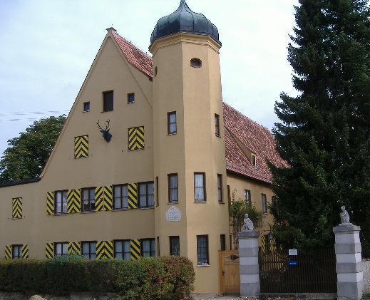 Файл:Fugger-schloss Laugna.jpg