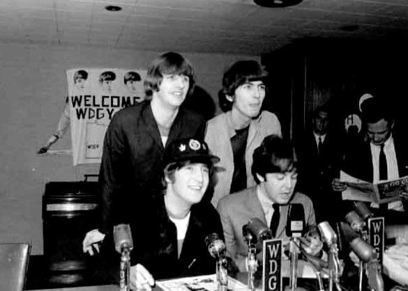 Файл:Beatles press conference 1965.jpg