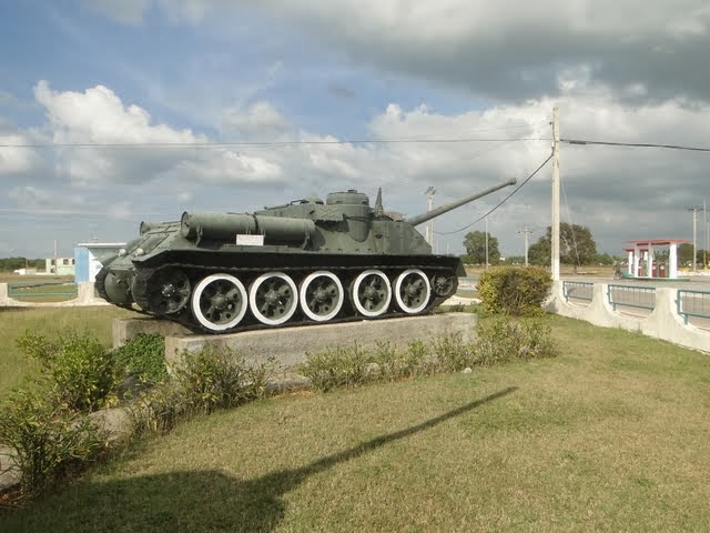 Файл:Monument rus tank.jpg