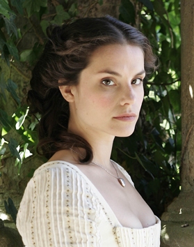 Файл:Charlotte Riley as Catherine Earnshaw.jpg