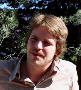 Файл:Robert Kurvitz.png
