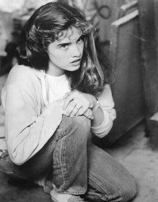 Файл:Nancy Thompson ANOES Character.jpg