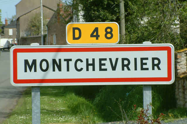 Файл:Panneau Montchevrier.jpg