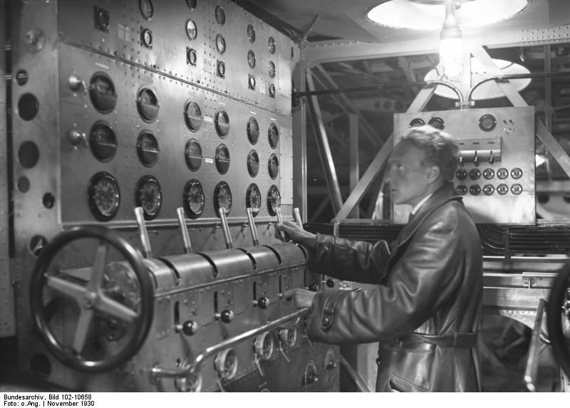 Файл:Bundesarchiv Bild 102-10658, Flugschiff Dornier "Do X", Maschinenzentrale.jpg