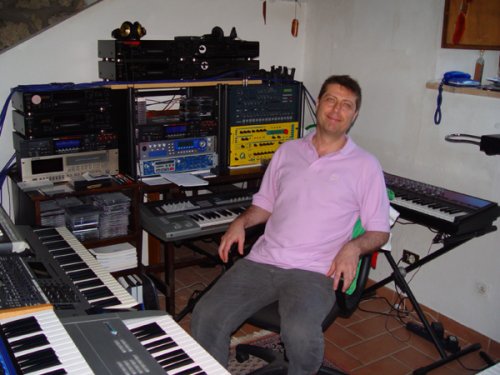Файл:Oöphoi in studio.jpeg