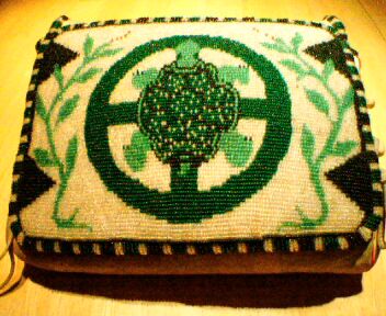 Файл:UteBeadworkHorseBag.jpg