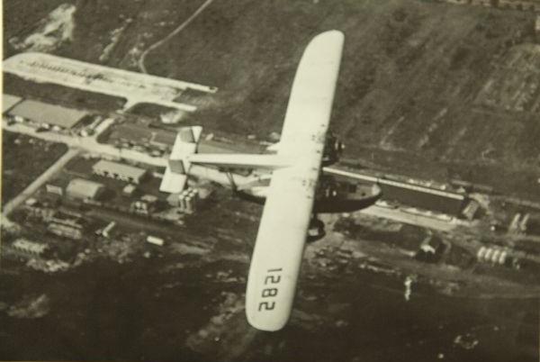 Файл:Sikorsky S-36 in flight.jpg