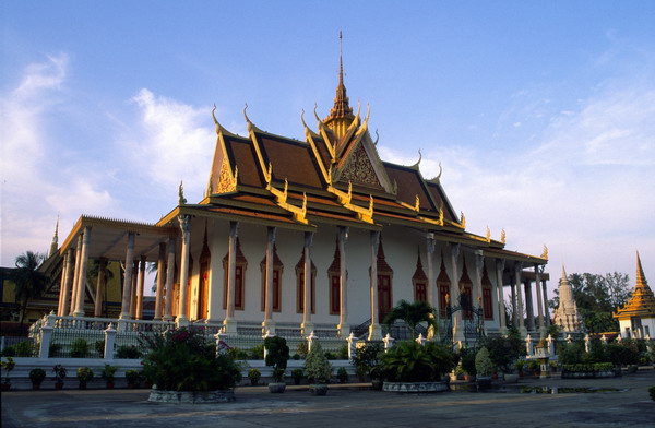 Файл:PhnomPenh1DerFussi.jpg