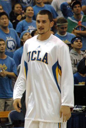 Файл:Kevin Love Den.jpg